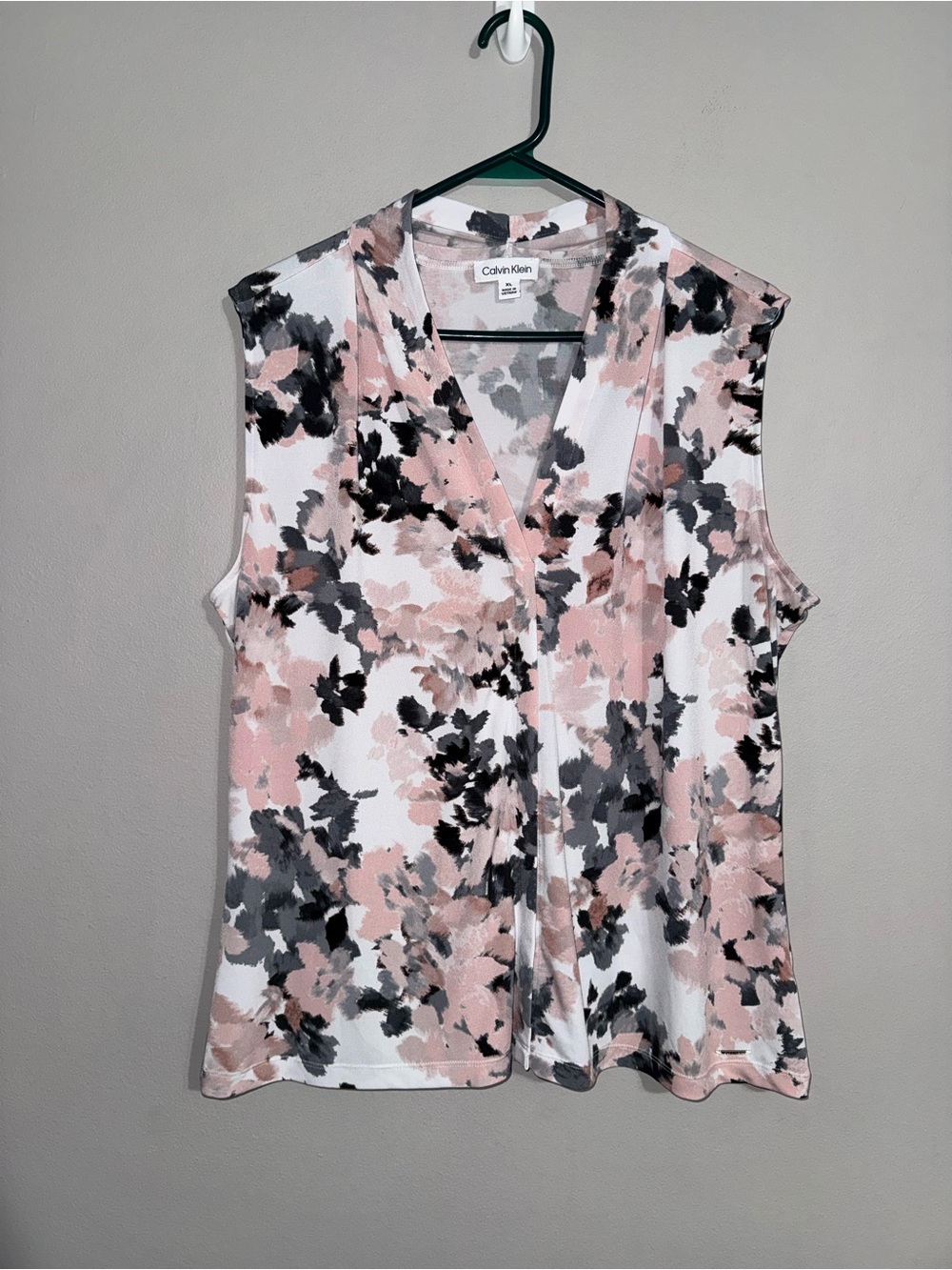 Calvin Klein Pink Floral Sleeveless V-Neck Top XL